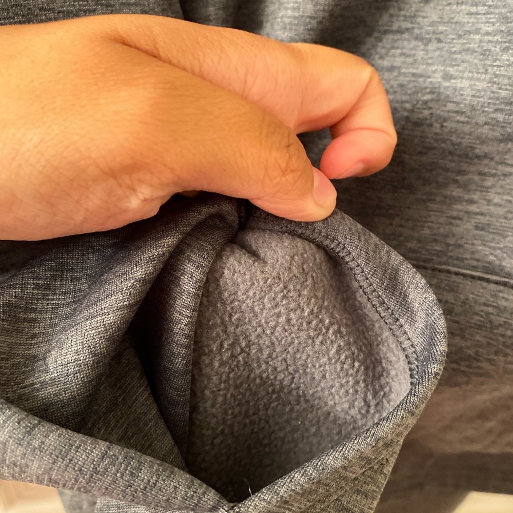 3/$20 ☀️ BNWOT Under Armour Fleece Lined Hoodie - Picture 3 of 8